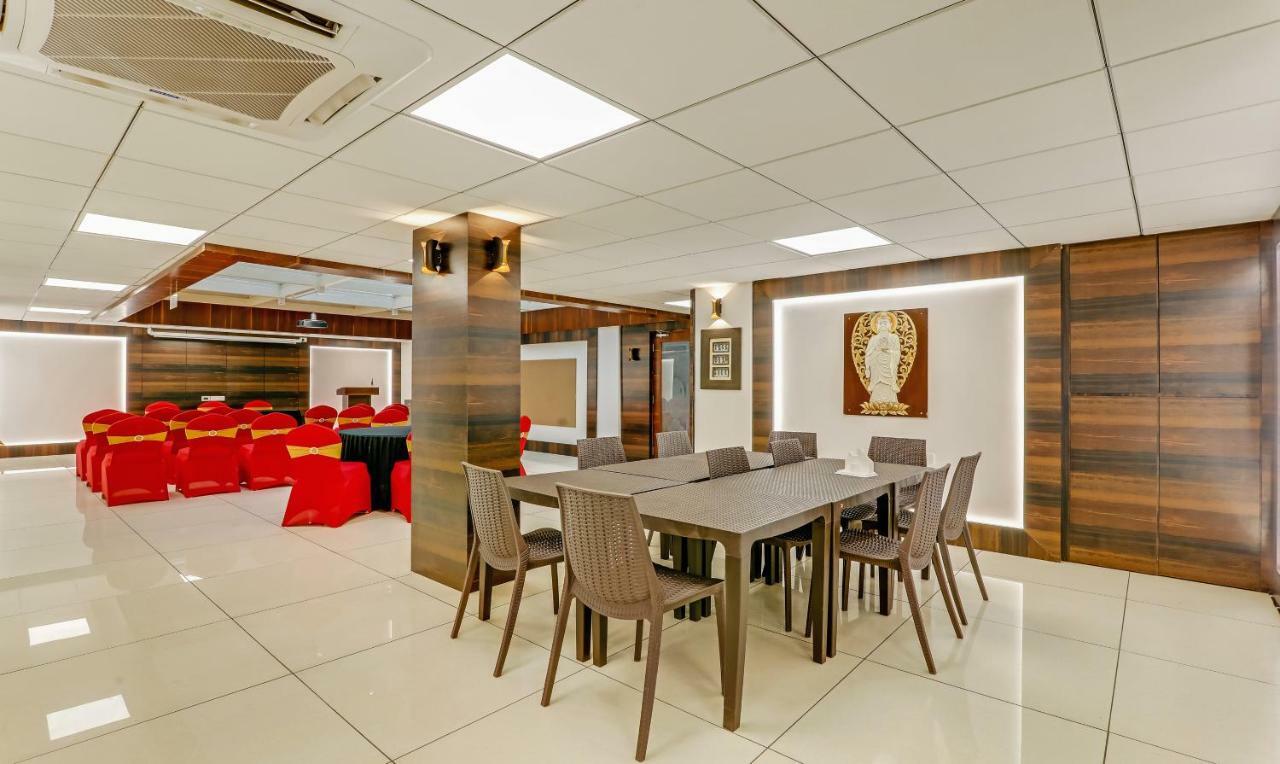 Treebo Trend Sea Coin Hotel โคลวา ภายนอก รูปภาพ