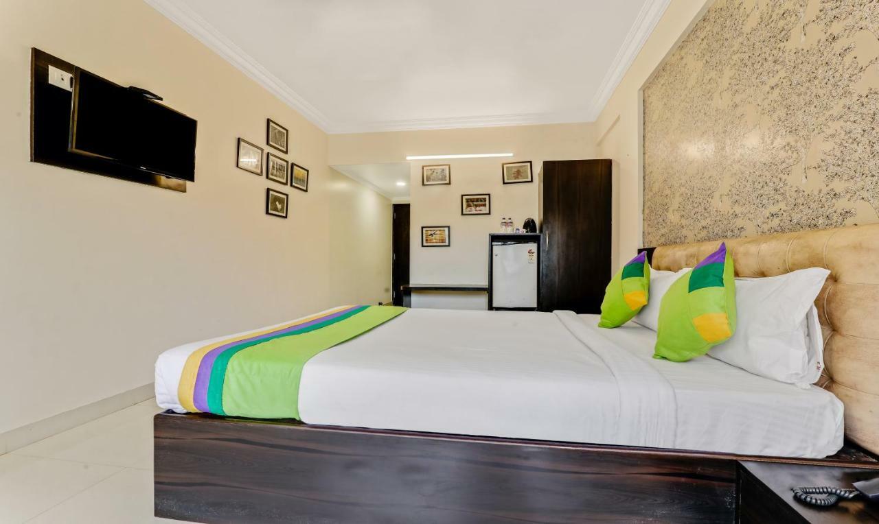 Treebo Trend Sea Coin Hotel โคลวา ภายนอก รูปภาพ
