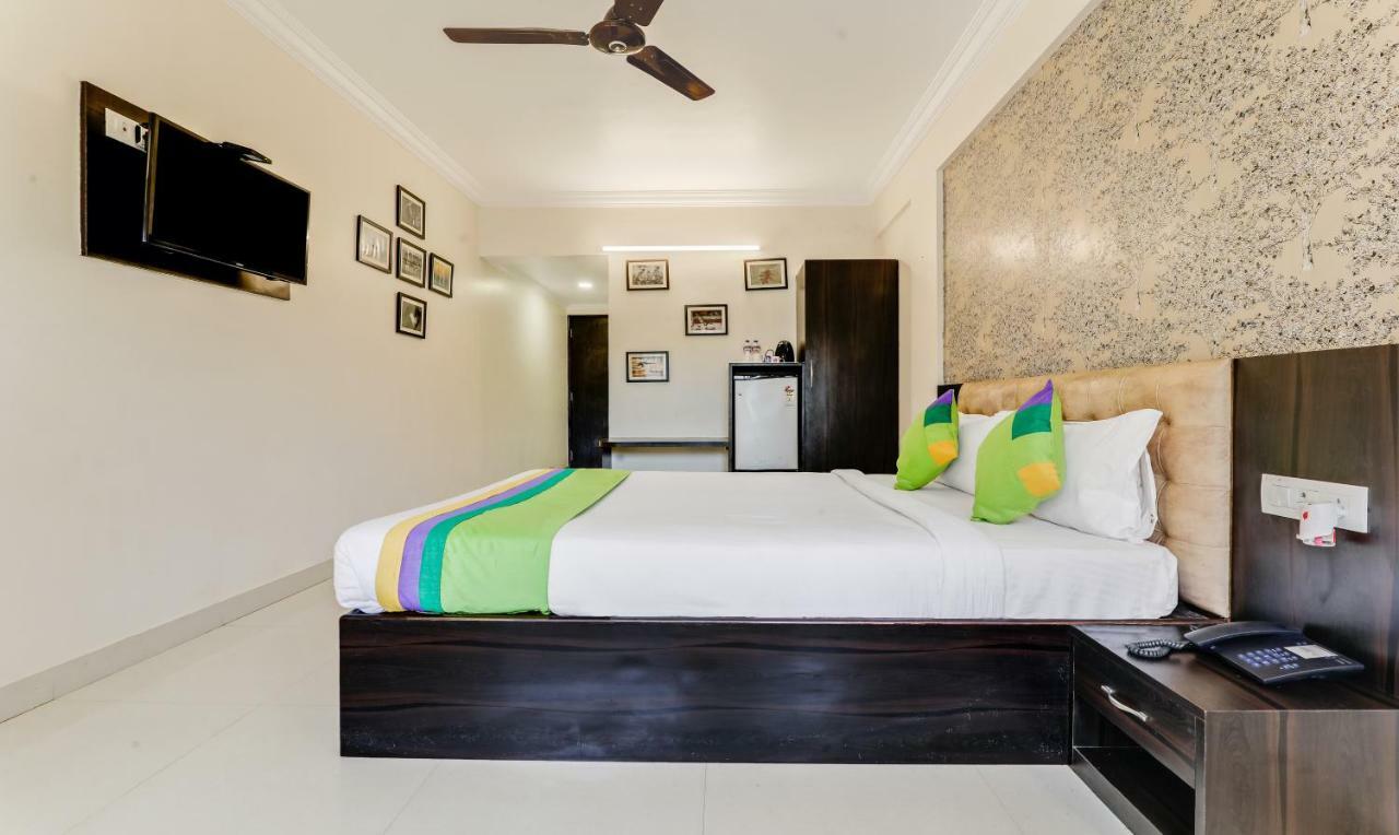 Treebo Trend Sea Coin Hotel โคลวา ภายนอก รูปภาพ