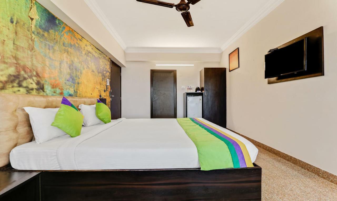 Treebo Trend Sea Coin Hotel โคลวา ภายนอก รูปภาพ